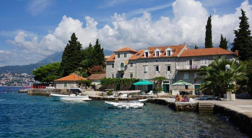 Glamping Peninsula Lustica Rose Villa Teodo Esterno foto