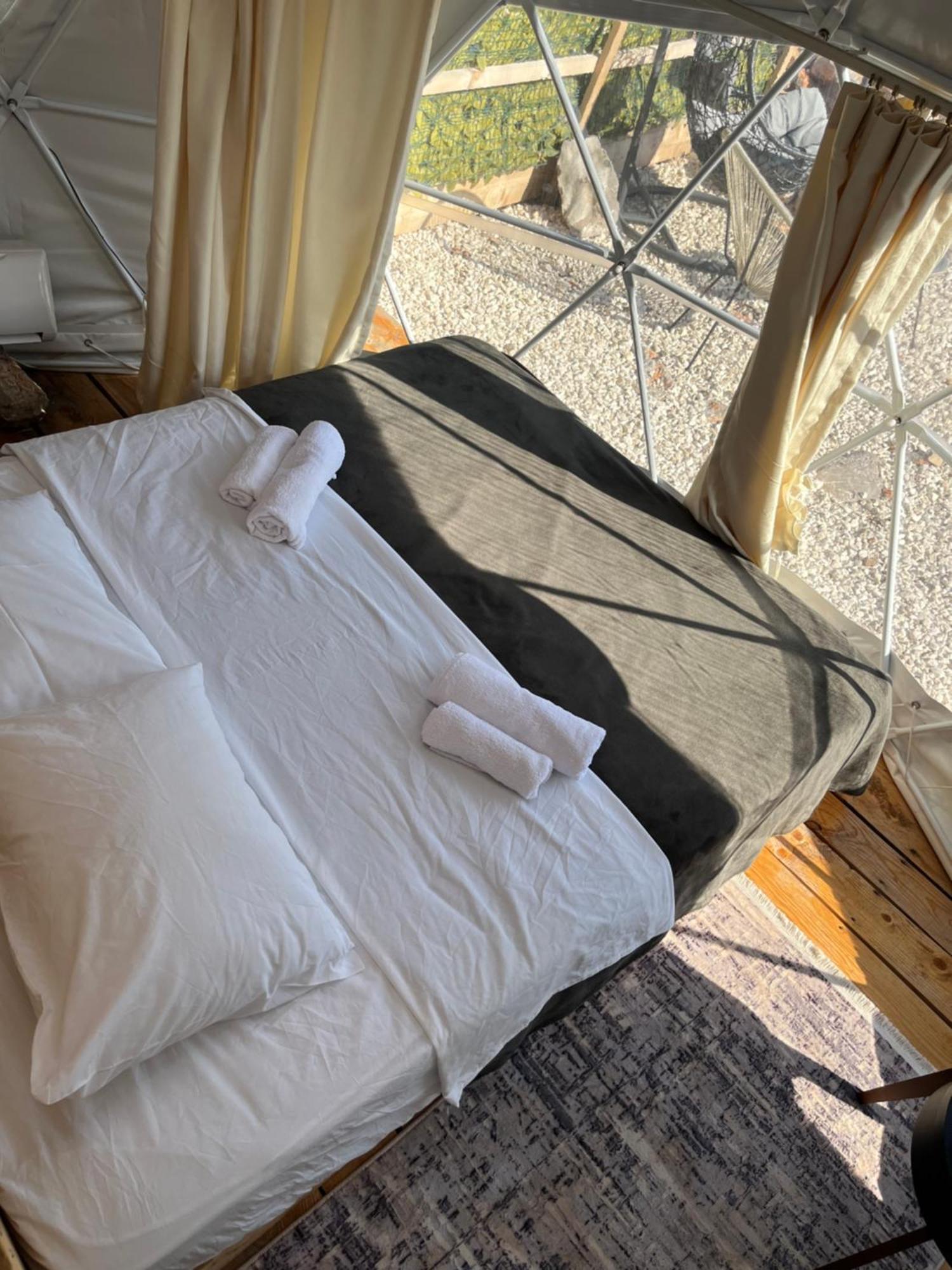 Glamping Peninsula Lustica Rose Villa Teodo Esterno foto