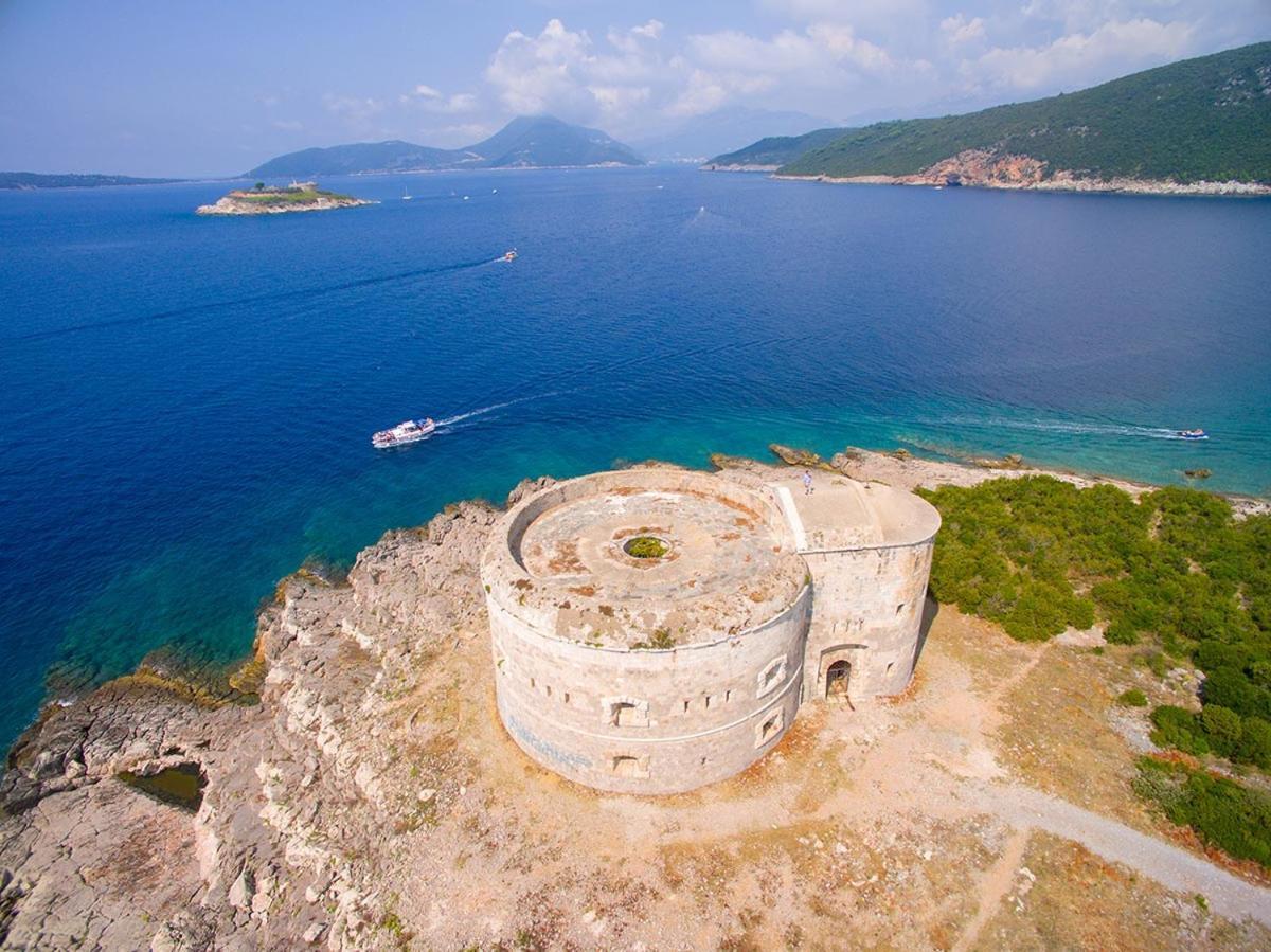 Glamping Peninsula Lustica Rose Villa Teodo Esterno foto