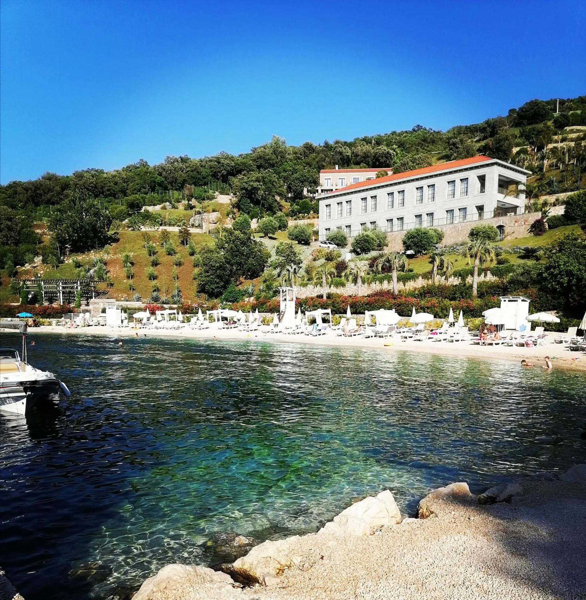 Glamping Peninsula Lustica Rose Villa Teodo Esterno foto